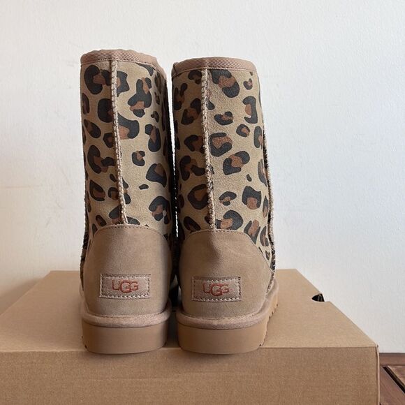 UGG Classic Short II Leopard Print Boots USA Women Size 7/UK 5/EU 38 - Picture 7 of 15